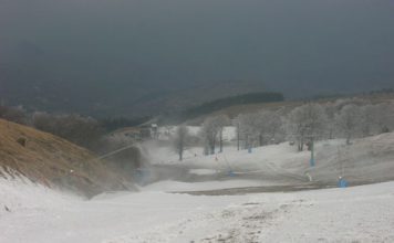 Produzione neve in corso all'Eremo Monte Capegna