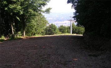 particolare pista skilift monte catria