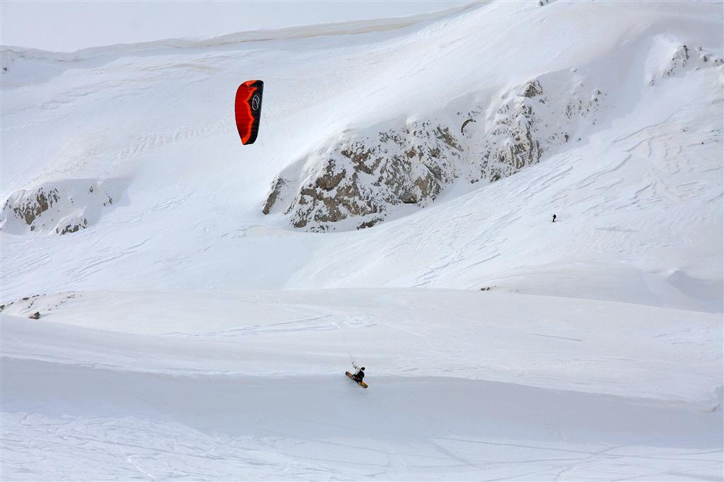 Chasta Day 2010 Snowkite Italian Tours Ovindoli b