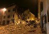 Foto crollo di una casa nella città di Camerino a causa del terremoto.