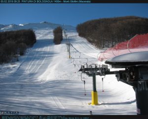 Località invernale Pintura di Bolognola partenza skilift webcam con vista Castelmanardo