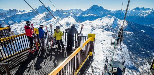 Cortina d'Ampezzo vista dalla Funivia Lagazuoi - Credits: rifugio_lagazuoi