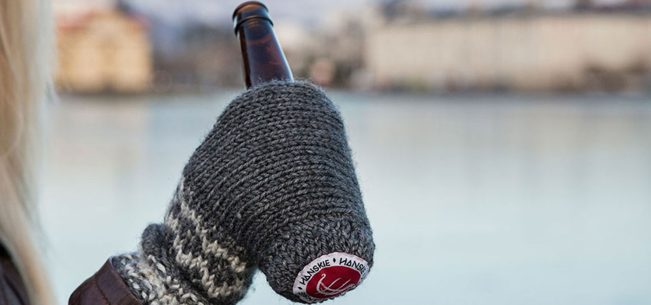 Hanskie i guanti di lana per bere la birra al calduccio - Credits Hanskie
