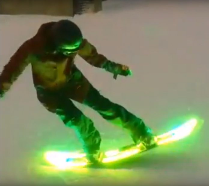 La tavola da Snowboard con i led