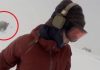La snowboarder mentre viene inseguita dall'orso