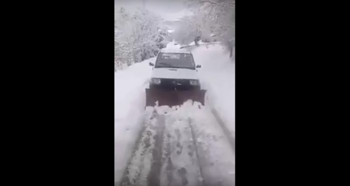 La panda fiat in gergo detta pandino non teme nulla neanche la neve