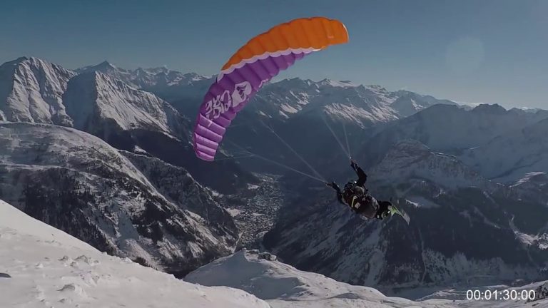 Giù dal Monte Bianco con gli e sci e parapendio in soli 4 minuti
