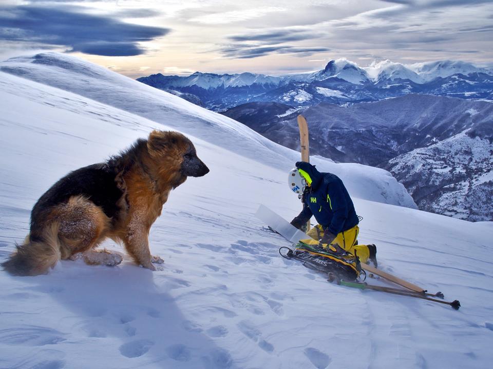 La foto del giorno di Lorenzo Alesi con Argo fotografati da Tania Montani - Montagna dei Fiori