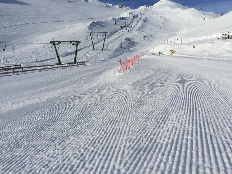 Le piste e gli impianti vicino al Rifugio Fonte Lardina a Sassotetto