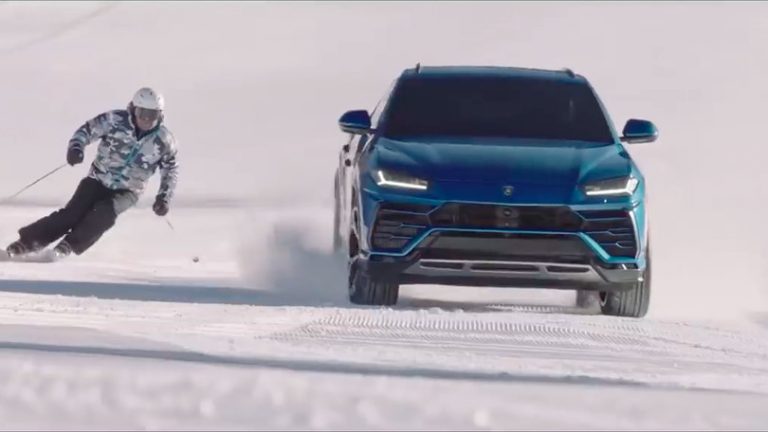 La Lamborghini Urus sfida Alberto Tomba sulle piste da sci