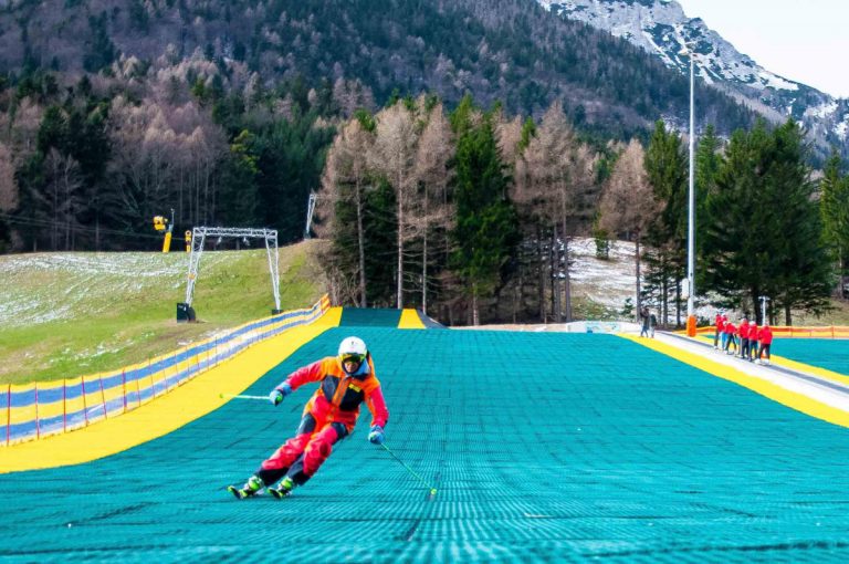 Sci estivo in Calabria, ora è possibile sciare a Gambarie grazie alla pista artificiale