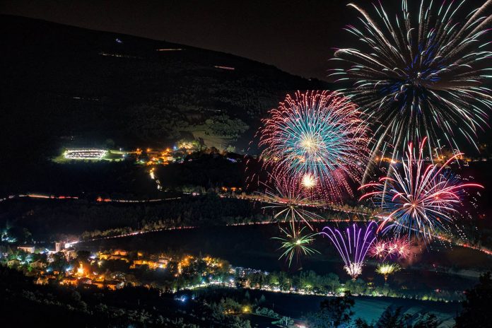 Fuochi d'artificio al Lago di Fiastra - Credits: Rodolfo Nasini