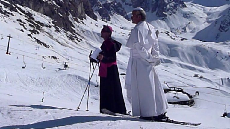 Campo Imperatore, una targa per Karol Wojtyla Papa Giovanni Paolo II alla partenza della funivia del Gran Sasso