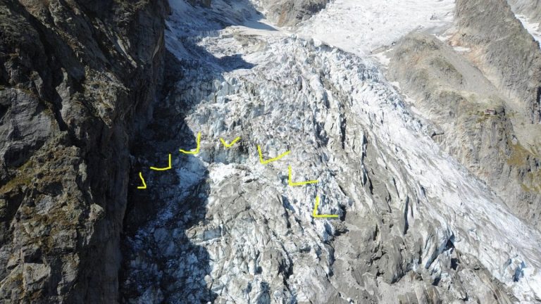Monte Bianco, allarme per il rischio crollo al ghiacciaio Planpincieux. Evacuati gli abitanti.