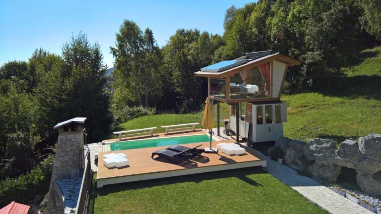 Cablewayroom, la cabina della funivia che diventa un bed and breakfast