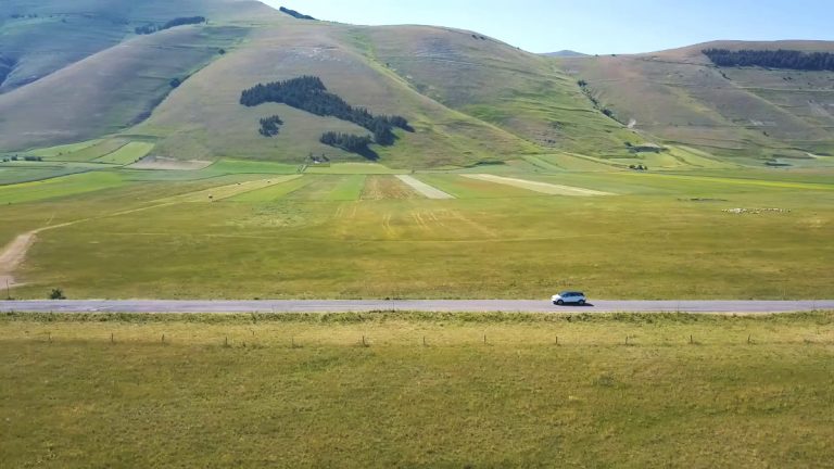Escursione sui Monti Sibillini con il crossover Opel Crossland X