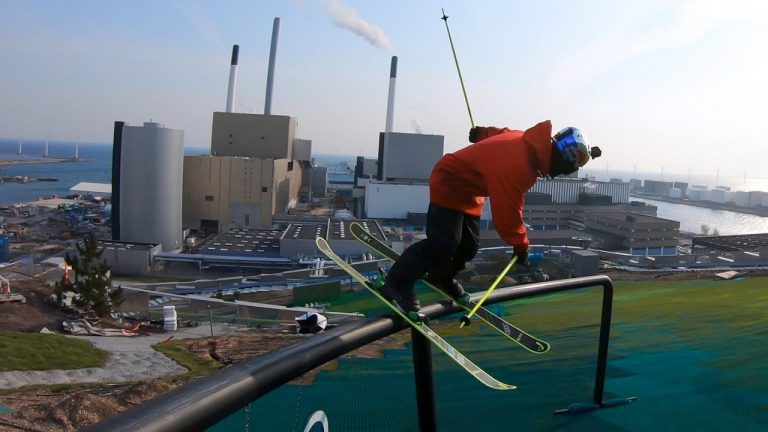 Il video di Jesper Tjäder mentre testa la pista da sci sul termovalorizzatore Copenhill