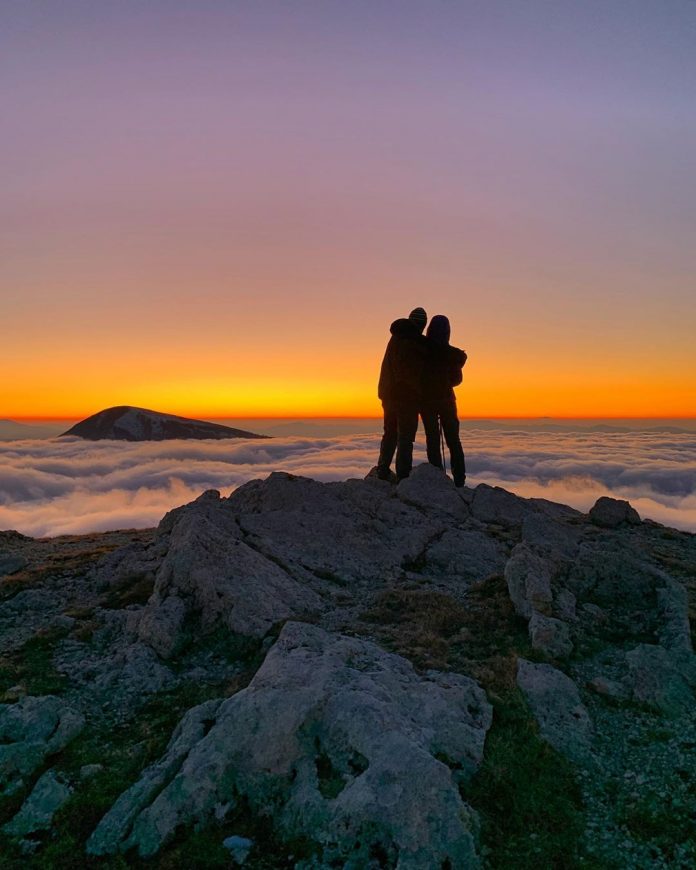 La foto del tramonto di Monica Capretti dalla Cresta del Monte Cornaccione verso Monte Cardosa