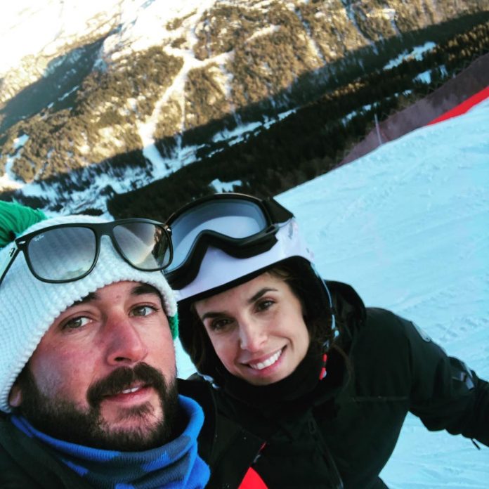 Elisabetta Canalis sulle piste insieme al suo maestro di sci Matteo Petetta