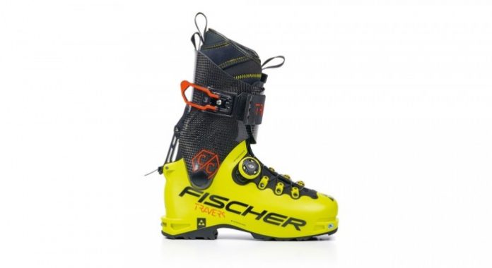 Fischer, richiama lo scarpone da sci alpinismo Travers CC carbon cuff consegnato dal 2018