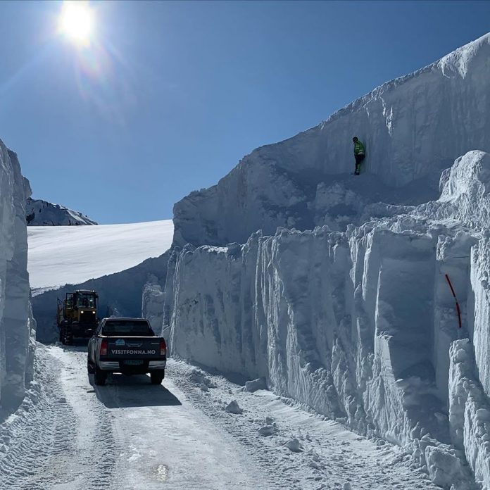 A Fonna in Norvegia con oltre 12 metri di neve impianti aperti dal 1 maggio