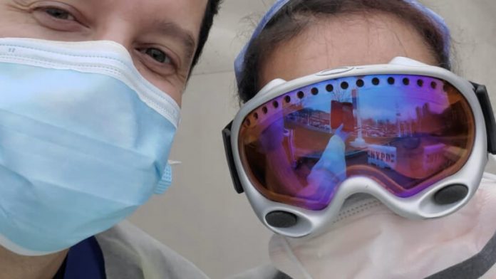 Goggles for docs, la raccolta maschere da sci per il personale medico