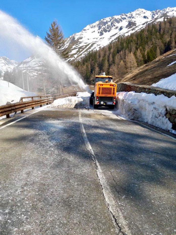 Ieri sono iniziati i lavori per la riapertura 2020 del passo Grande e Piccolo San Bernardo