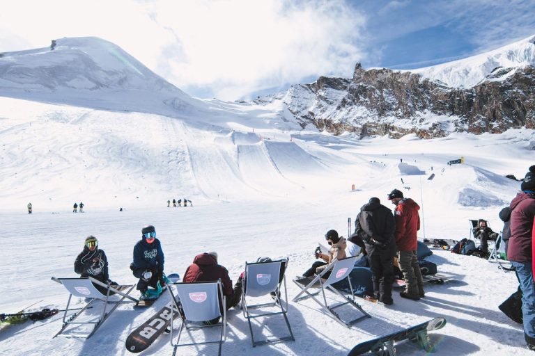 Saas Fee sci estivo dal 11 luglio sul ghiacciaio Allalin