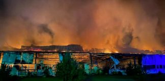 La fabbrica degli sci Fischer distrutta da un incendio - Credits: Mukachevo.net