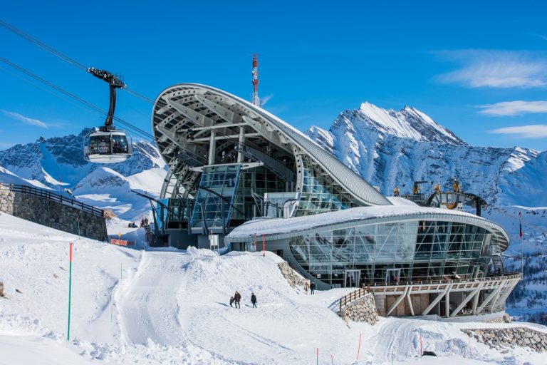 Monte Bianco, è guerra dei confini tra Italia e Francia