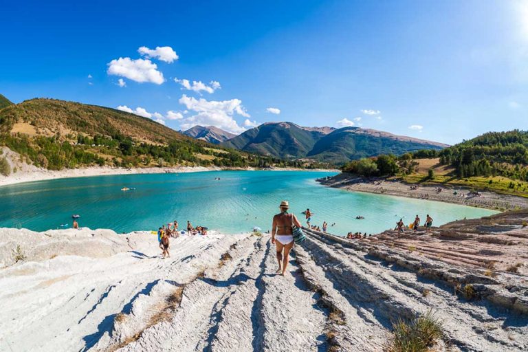 Lago di Fiastra, spiaggia più bella nella guida Mare più bello di Legambiente