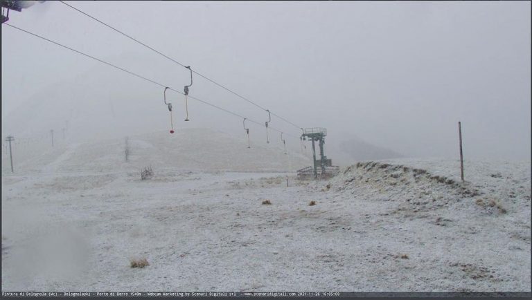 Prima neve sulle piste di Bolognola