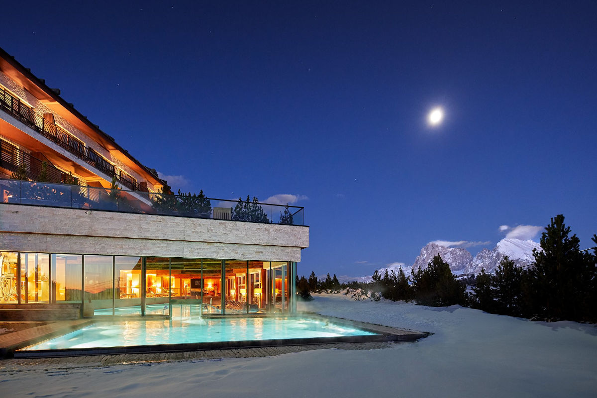 Hotel Alpina dolomites Alpe di Susi - piscina esterna con acqua calda