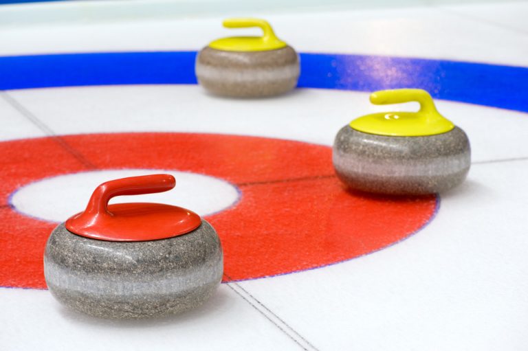 Tutto sulle stones del curling: cosa sono, dove si producono e la leggenda del’isola Aisla Craig