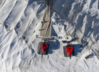 Crediti foto: Michele Lapini - I teli che coprono il ghiacciaio Presena