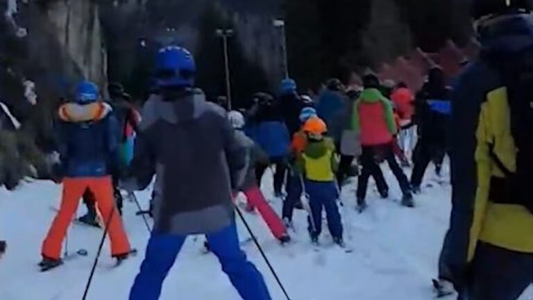 Mega ingorgo sulla pista di Ischgl in Austria (VIDEO)