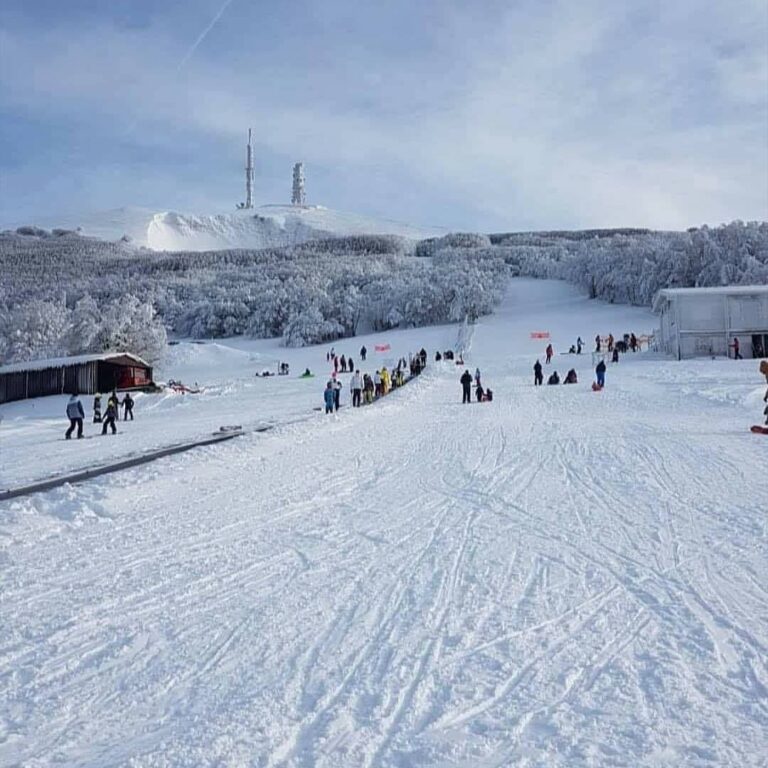 Monte Nerone, impianti aperti dal 26 al 30 gennaio