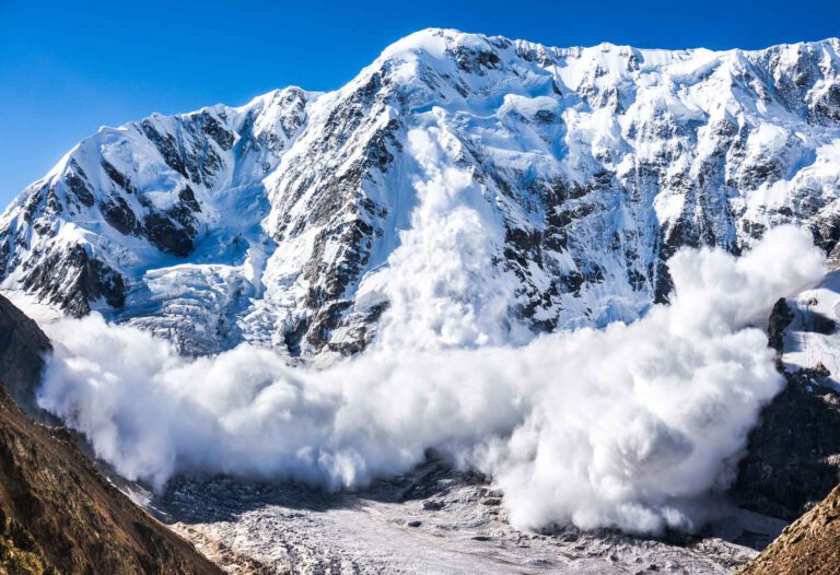 Ovindoli Monte Magnola, rischio valanghe alto vietate ciaspolate e sci fuoripista