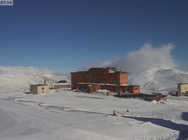 Campo Imperatore è la località in Abruzzo dove sciare con neve naturale fino a maggio