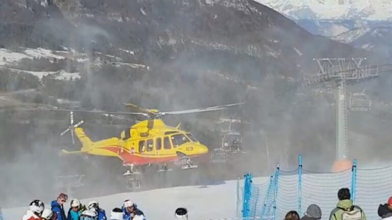 Maestro di sci eroico a Piancavallo, bambina scivola da seggiovia e viene salvata