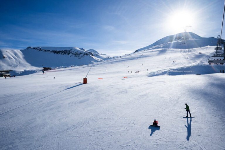 Les 2 Alpes, la stagione sciistica finirà il 28 aprile