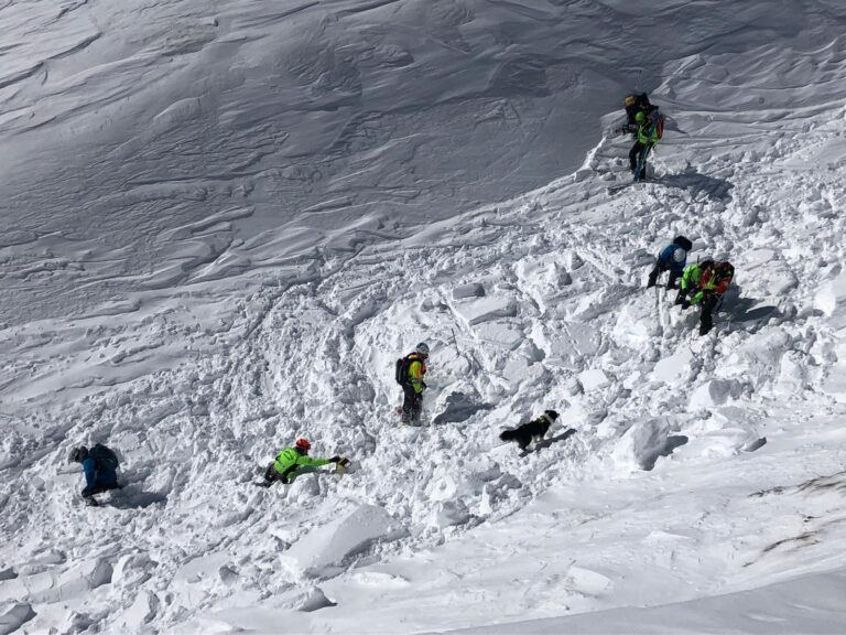 Val Ridanna, sciatore travolto da valanga durante un fuoripista
