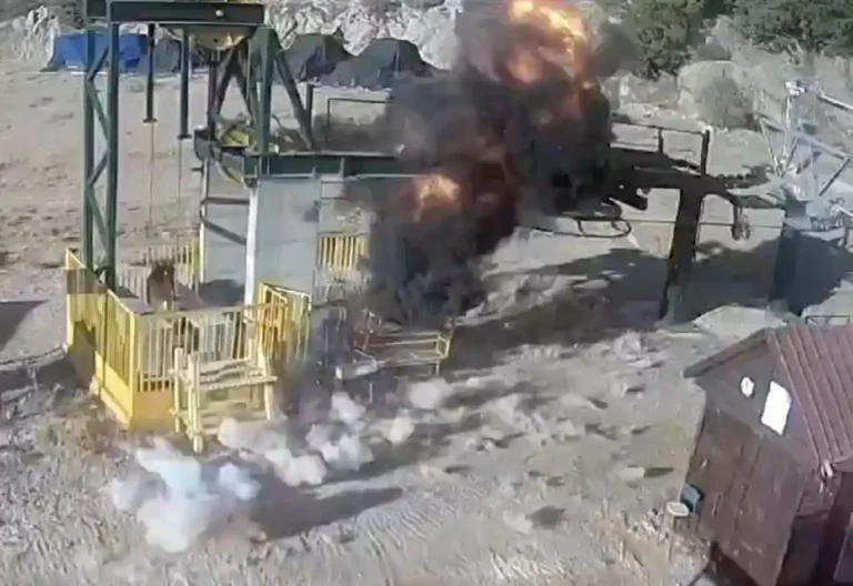 Missile di Hezbollah colpisce seggiovia in una stazione sciistica in Israele – video