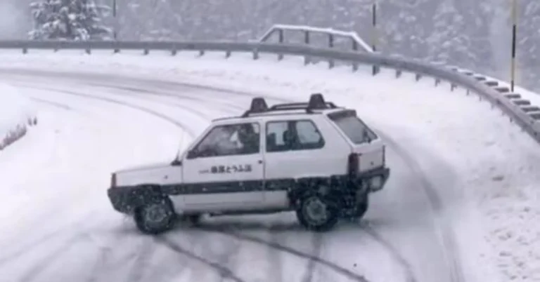Fiat Panda 4×4 sfida sulla neve la Subaru Impreza STI WRX – VIDEO