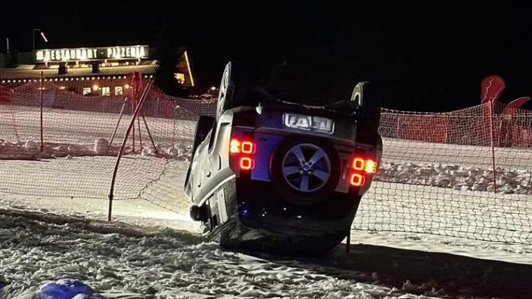 Riscone, si ribalta sulla pista da sci con il fuoristrada: conducente recuperato dal gatto delle nevi