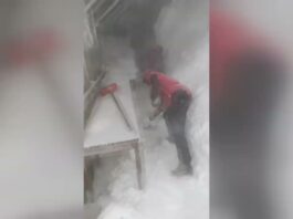 Gran Sasso, il dramma continua: 11 soccorritori restano bloccati durante il recupero degli alpinisti dispersi – VIDEO