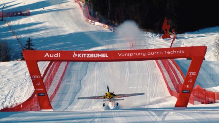 Dario Costa pilota Red Bull vola a 350 km/h sulla pista da sci Streif – VIDEO