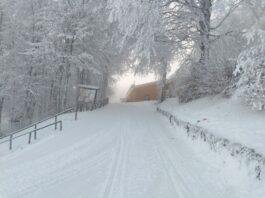Monte Catria e Monte Nerone domenica senza sci, gli impianti chiudono per il maltempo
