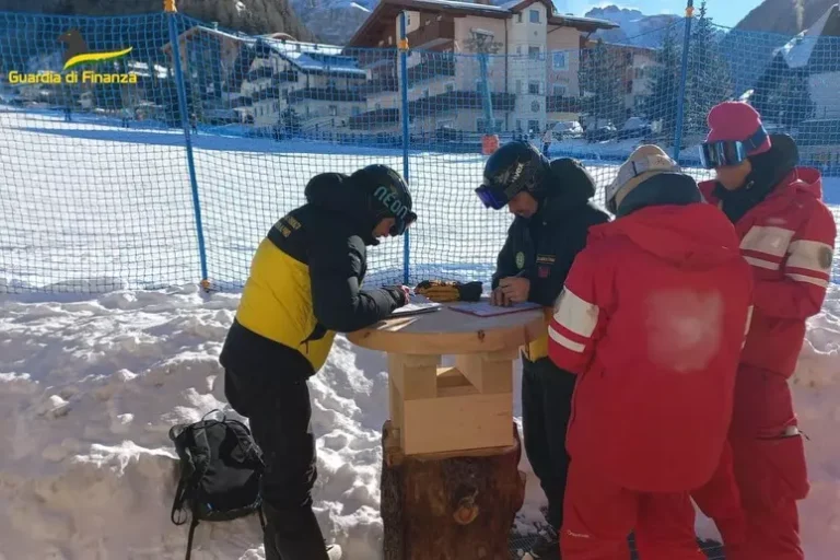 Val Gardena, due maestri di sci francesi abusivi bloccati dai finanzieri