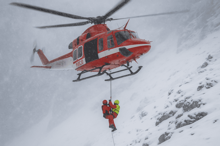 Monte Vettore, valanga sorprende gli escursionisti: rifugio Zilioli inaccessibile, si cercano dispersi